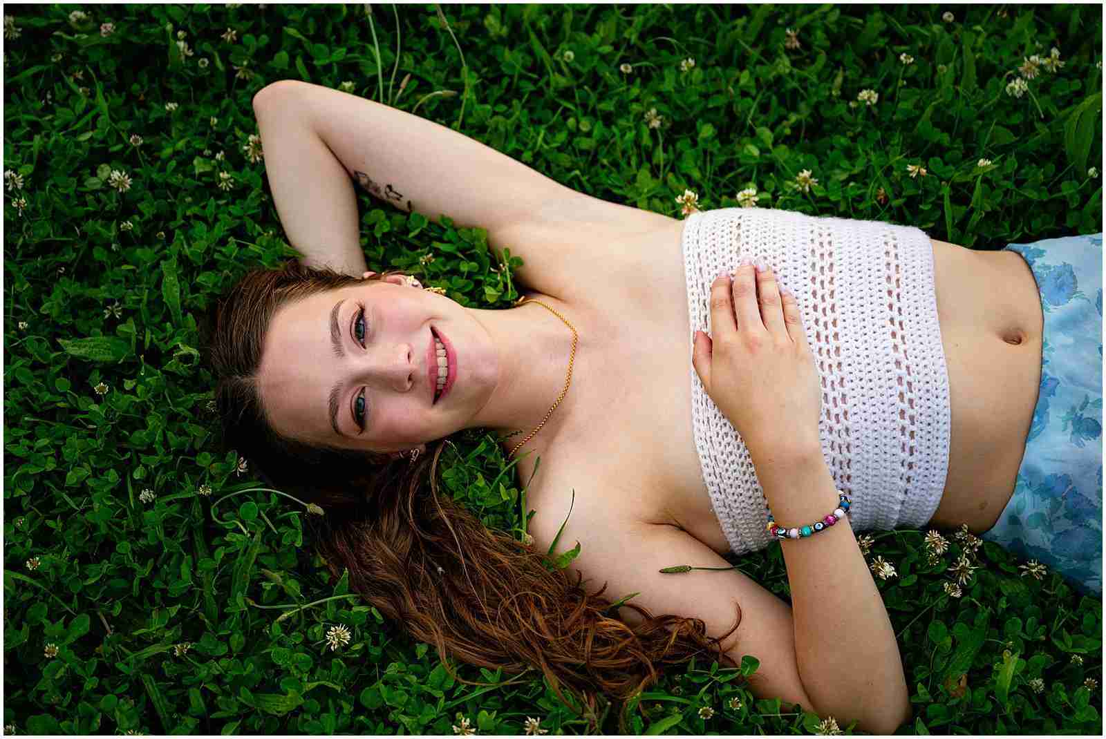 Posing tips for your senior photos in Chicago with Shalimar B. Photography with award-winning Chicago senior photographer Shalimar B. Photography.