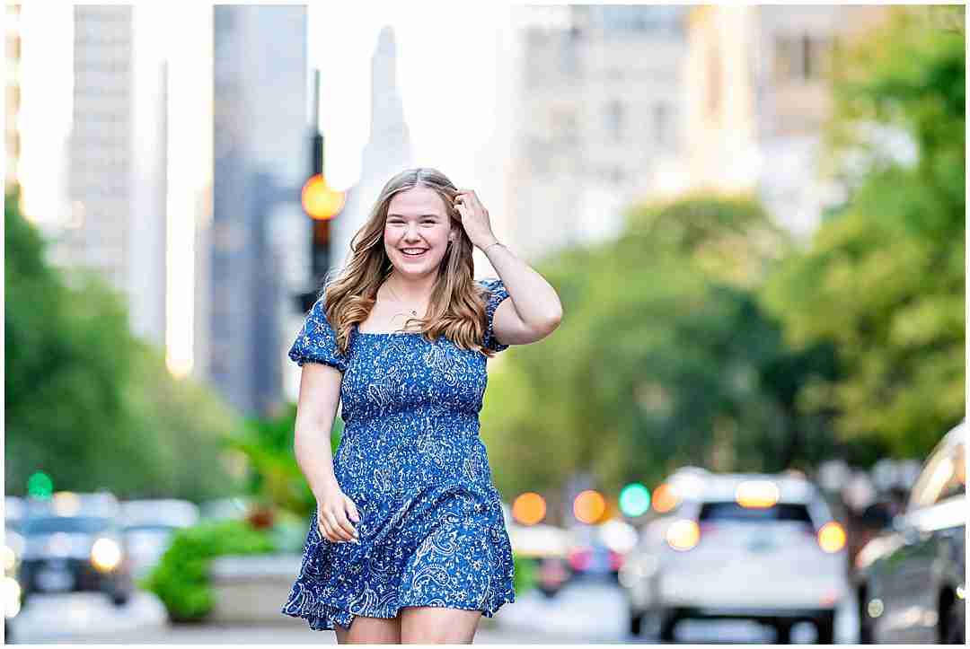 Three poses to try at your senior session with Shalimar B. Photography with award-winning Chicago senior photographer Shalimar B. Photography.