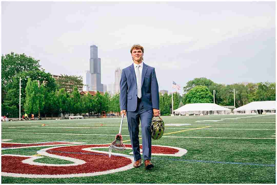 How props can elevate your senior photos with Shalimar B. Photography with award-winning Chicago senior photographer Shalimar B. Photography.