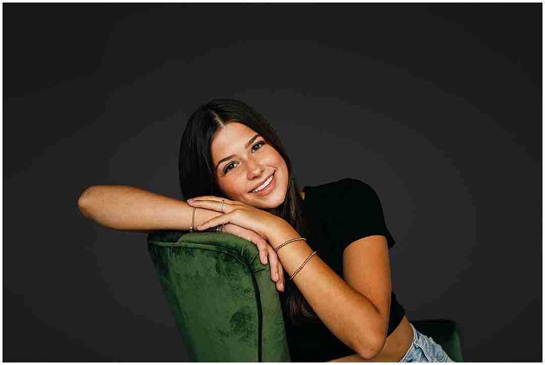 What happens if it rains or there's bad weather at my senior session with Shalimar B. Photography with award-winning Chicago senior photographer Shalimar B. Photography.