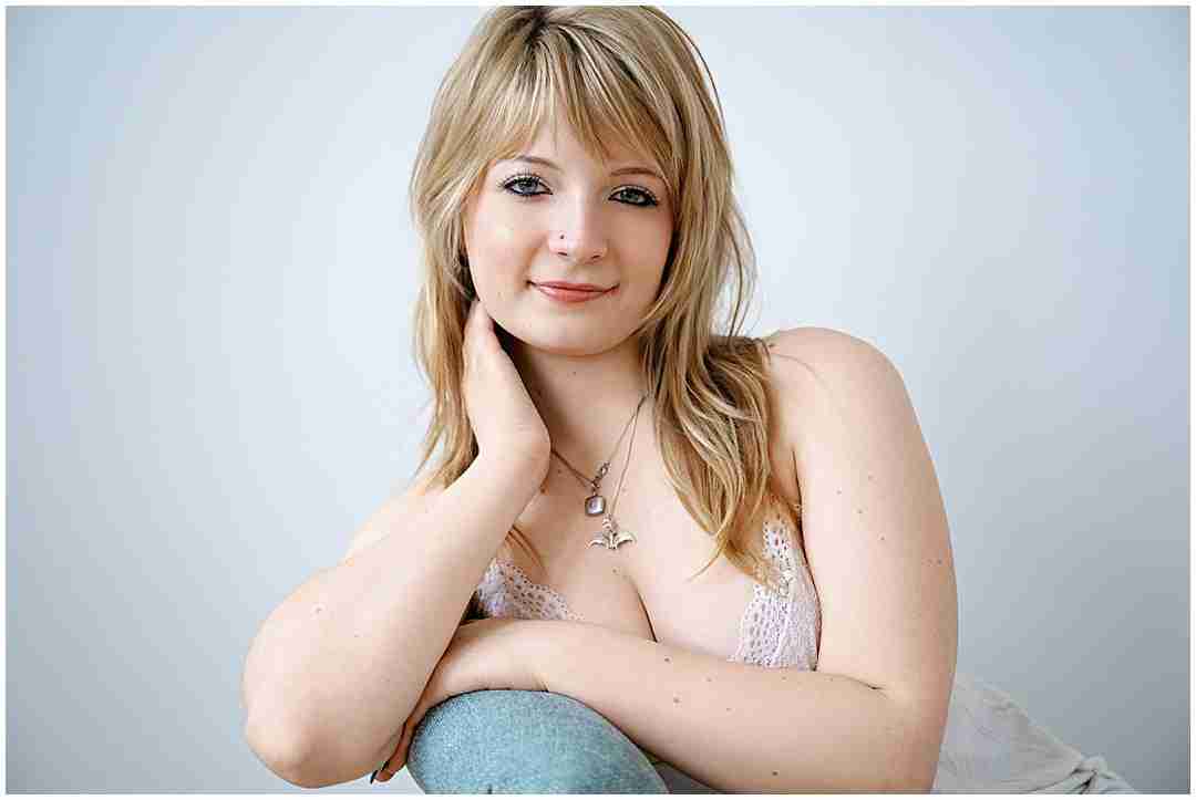 Why reveal sessions are part of the SBP experience with award-winning Chicago senior photographer Shalimar B. Photography.