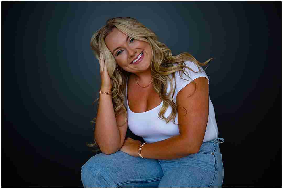 Your cheat sheet for epic senior photos in Chicago with award-winning Chicago senior photographer Shalimar B. Photography.