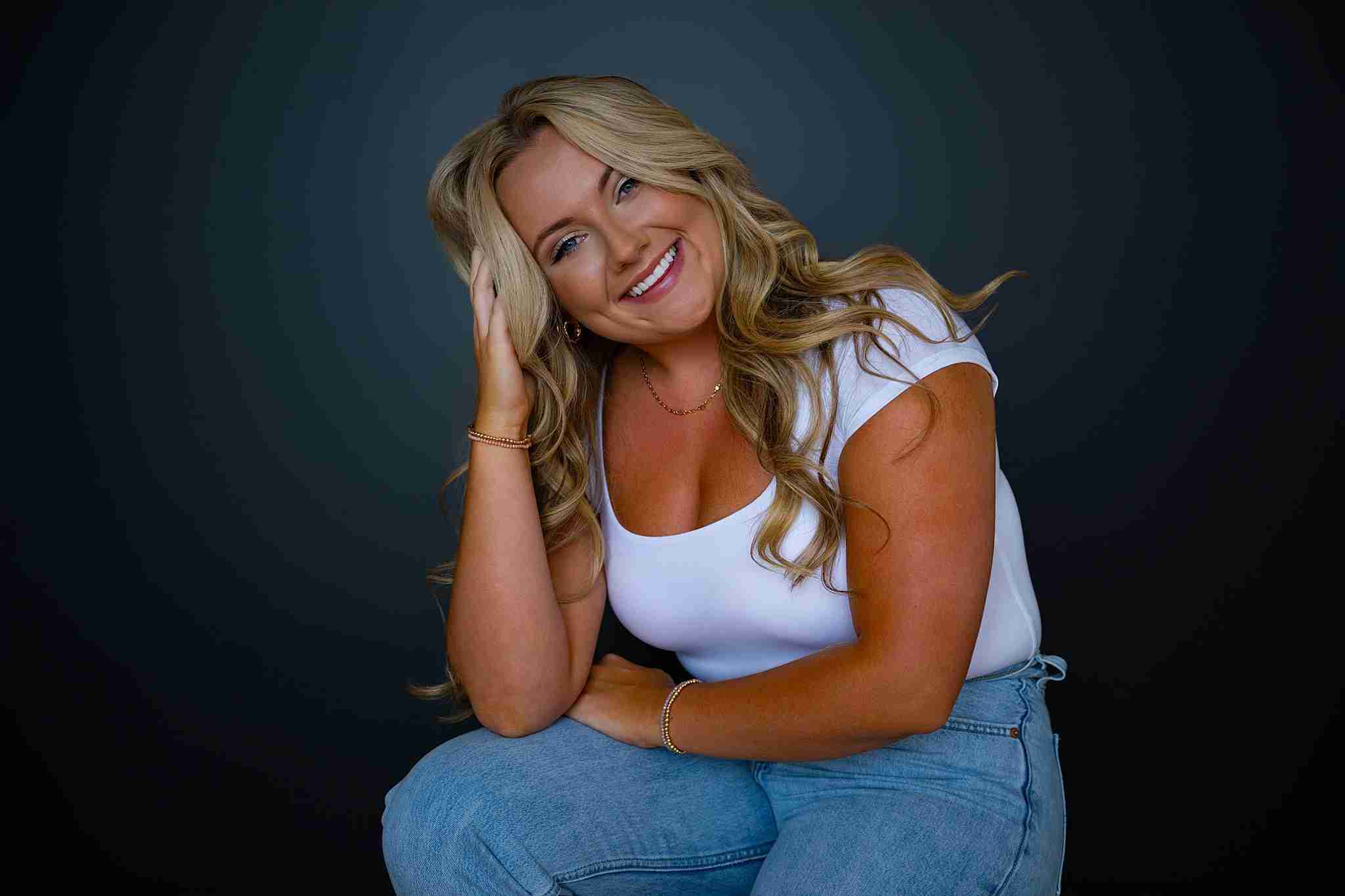 Your cheat sheet for epic senior photos in Chicago with award-winning Chicago senior photographer Shalimar B. Photography.