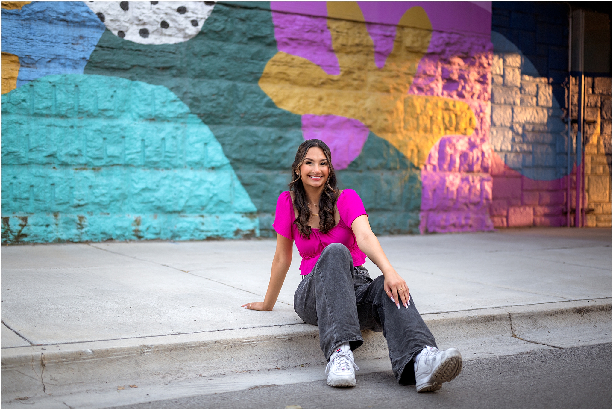 My top outfit tips for your Chicago senior photos with award-winning Chicago senior photographer Shalimar B. Photography.
