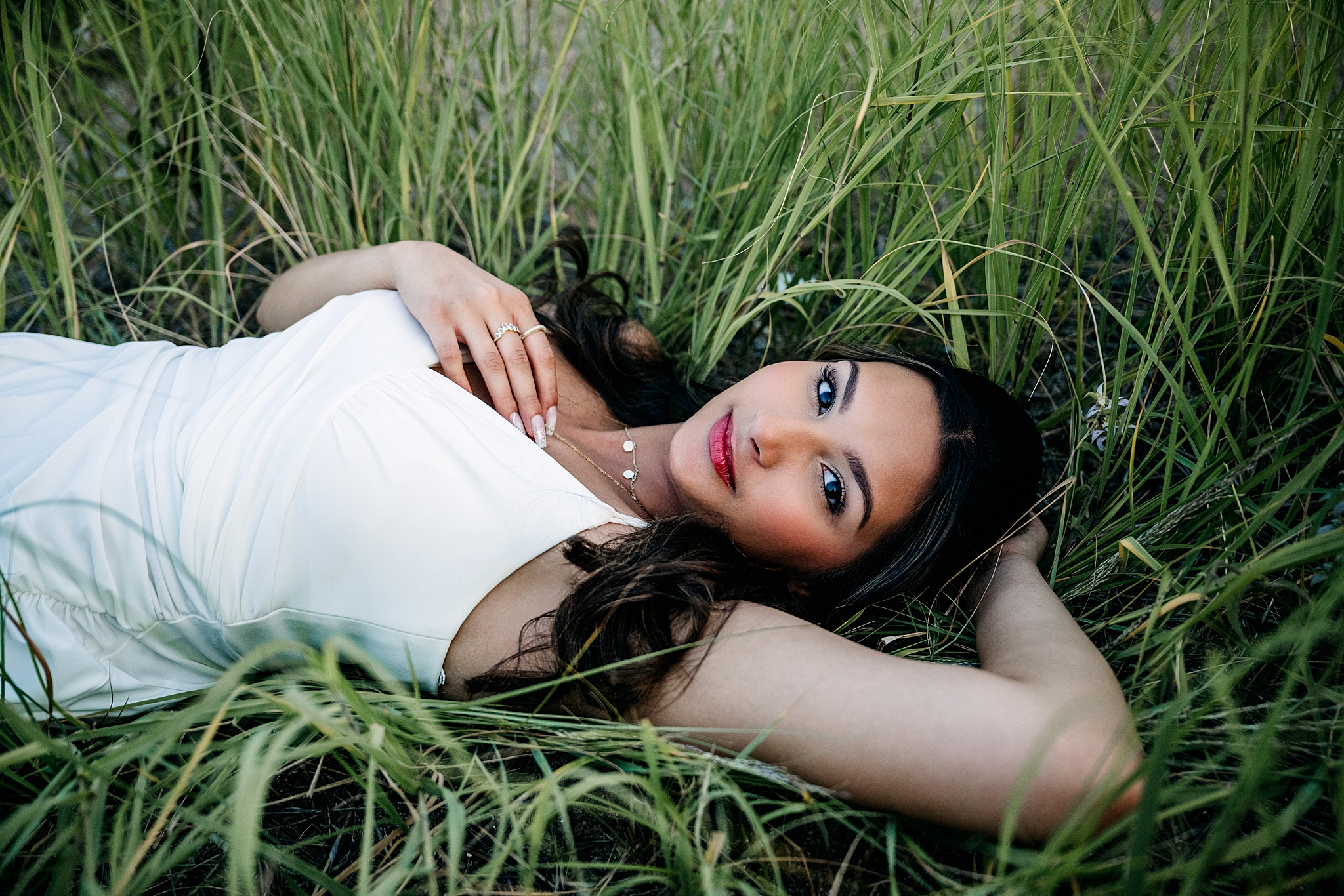 Chicago Senior Photos: Your Do’s and Don’ts Guide with award-winning Chicago senior photographer Shalimar B. Photography.